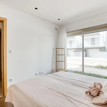 Modern In Salir Do Porto With Swimming Pool Holiday home