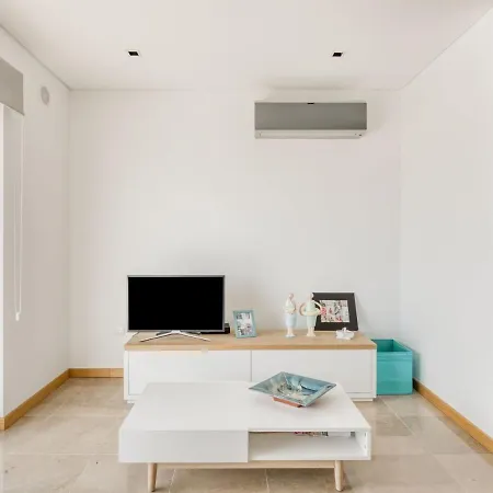 Modern In Salir Do Porto With Swimming Pool Holiday home